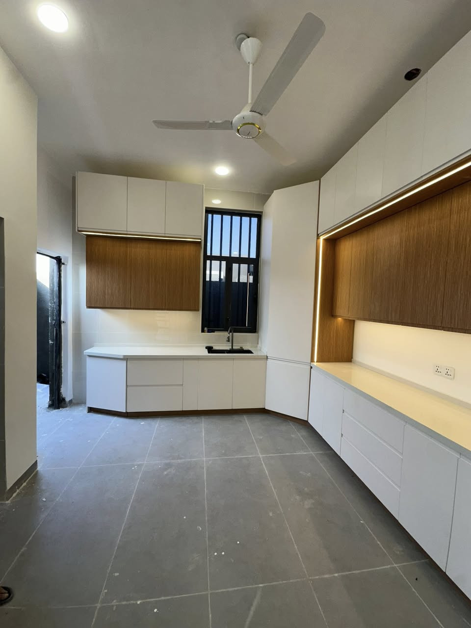 تعلن شركة عمدة ميلانو للمطابخ التركية 
تقدم لكم فرصة جديده لكل اهلنا في بغداد والمحافظات 
احجز اثاث بيتك او شقتك بالتقسيط المريح 
مطبخ 
غرفة نوم 
تخم قنفات 
ديكور داخلي 
صبغ 
شبابيك المنيوم 
محجر درج 
اجهزة كهربائية 
للحجز والاستفسار يرجى الاتصال برقم الشركة 
***********
او زيارة مقر الشركة بغداد القادسية قرب ساحة النسور
