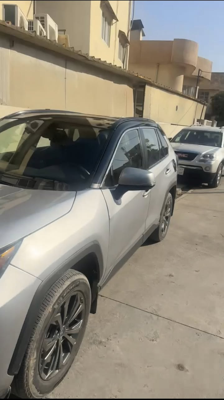 رافور موديل 2023
هايبرد xle. 
رقم بغداد 
فتحت سقف 
اكشانه كهرباء +تدفاء 
وبيه هواي مواصفات بعد 
سعر 210 وبيه مجال 
الشراي يدخل خاص


**إذا كنت صاحب هذا الإعلان وتريد حذفه لأي سبب، رجاءا أرسل رسالة إلى الدعم الفني**
