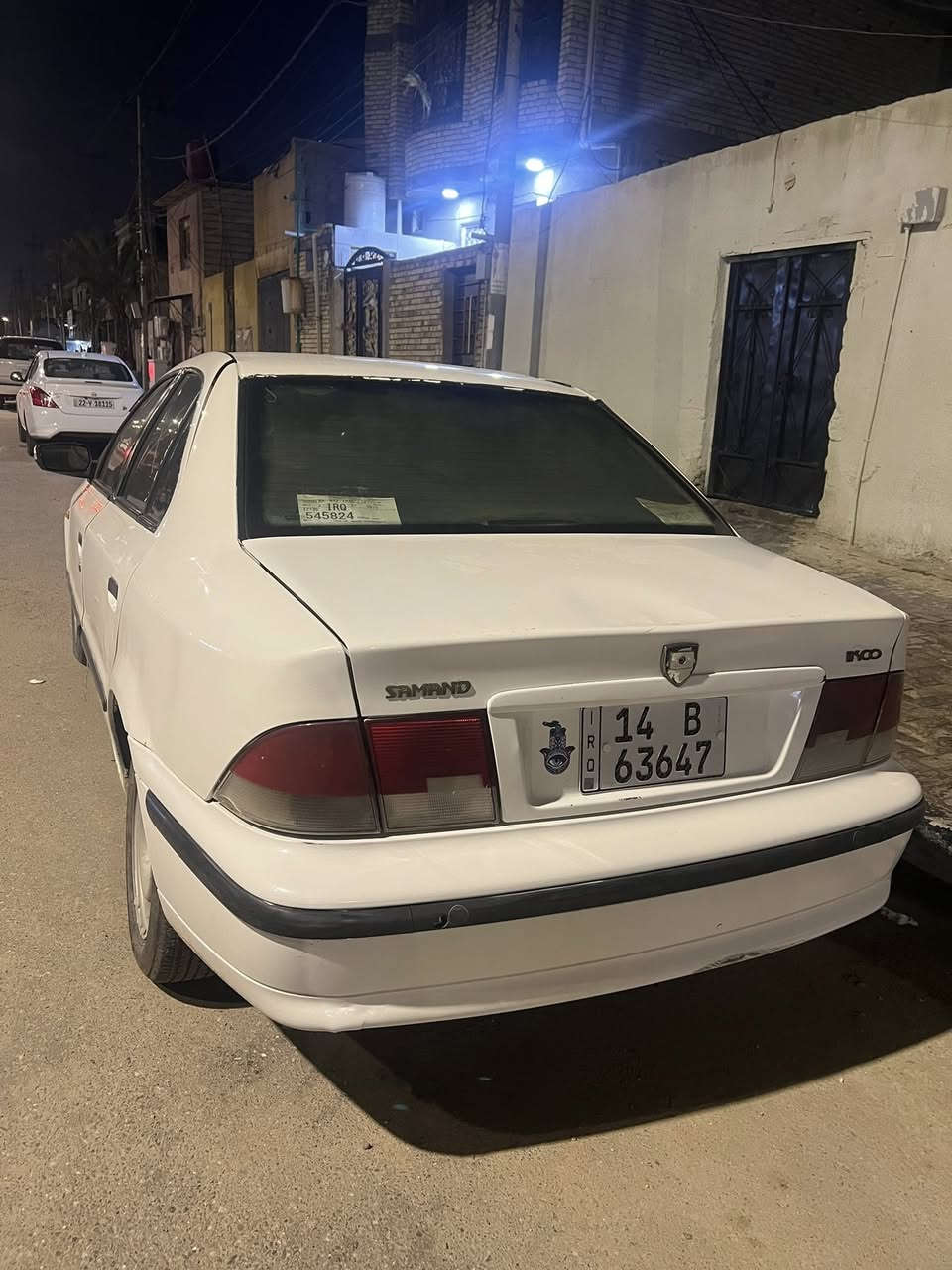 السلام عليكم سمنت2012 تبريد ثلج  كير مكينه مسجل سماعات تخم تاير حداديه شغل وطلع خير من الله سياره نضيفه وناعمه سنويه 2030 راعيها موجود بل بصره تحويل وكاله حسب الرغبه *********** مكاني البصره سعر 43 وبيها مجال
