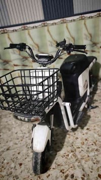 بايسكل شحن للبيع كلشي شغال كهربائيّات شغاله السعر 400 07802677357