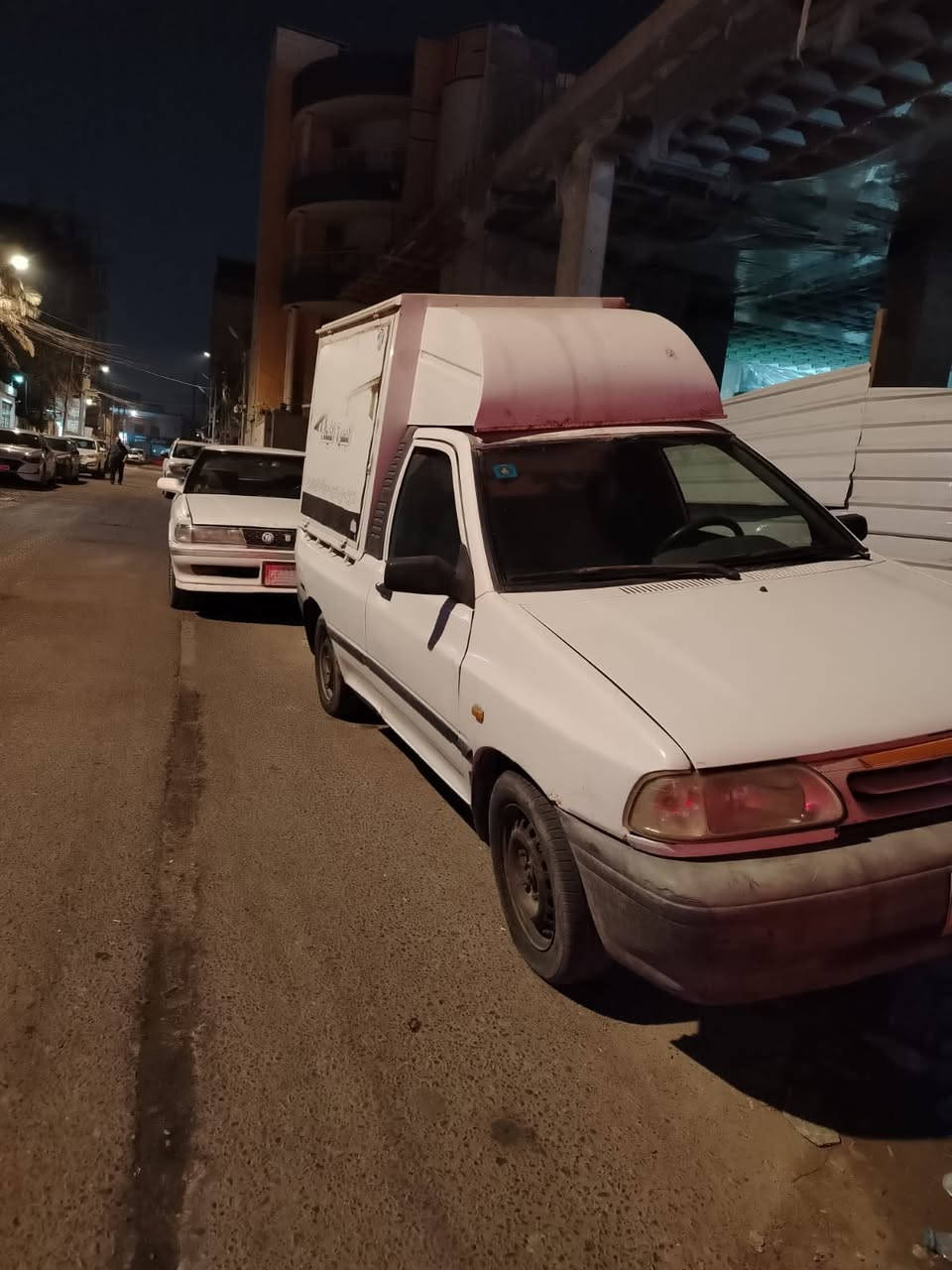 السلام عليكم سايبا كرفان للبيع مديل 2015 السنويه تخصصي جديده لل30 بشهر الثامن  مصفره ضربيه وغرامات  لوحات جديده السياره مكينه كير حداديه كله جديد 
المكينه قبل يومين شديتها السياره مكفوله لا ضربه لا خياس  وتجي وتشوف بعينك 
سعرها 38 وبيهة مجال 
البصره شارع السعدي 
***********
ملاحظه انه مكلف بالنشر هذا رقم راعيها وتواصل ويا
