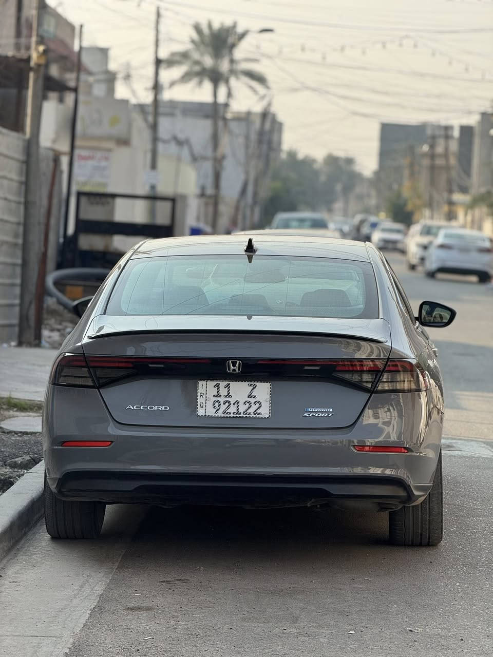 السلام عليكم 
هوندا اكورد 2024 sport للبيع
مواصفات الsport معروفه 
دخول جديد مرقم بغداد كامل 
حادثها موجود بلمنشور قطعة وحده صبغ 
الجاملغ الامامي مبدل ومصبوغ 
شواصي لغود كلها سليمه 
ملاحظه السياره(نقص رادار امامي)
مكان السياره بغداد _نفق الشرطه 
السعر 184 وبيها مجاال 
***********
