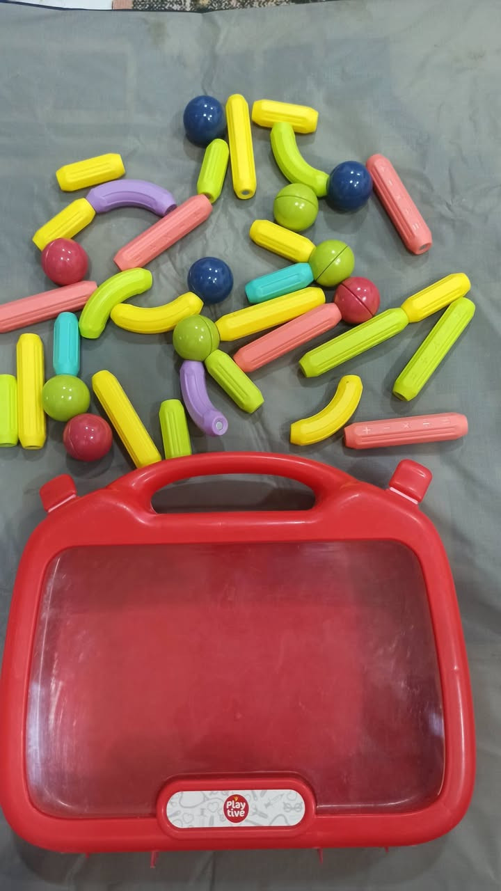 مكعبات مغناطيسية
.
.
10 آلاف 
.
للتواصل واتساب ⬅️ ***********
