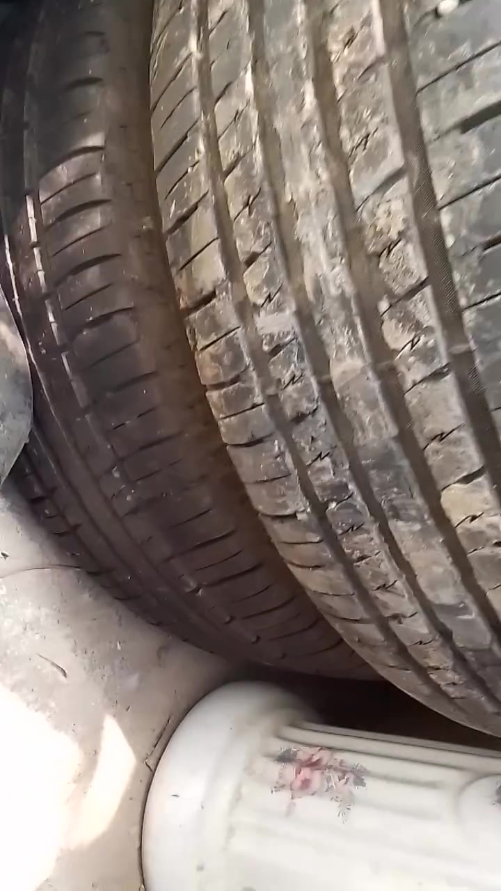 السلام عليكوم تخم وياله جديد نضافته 95  ولتيرات ابالو اسمه لتاير سنت 25 زوج جديد وزوج فوك لنص عمر السعر خاص مكاني حله مركز المدينه *********** غير متواجد ع فيس
