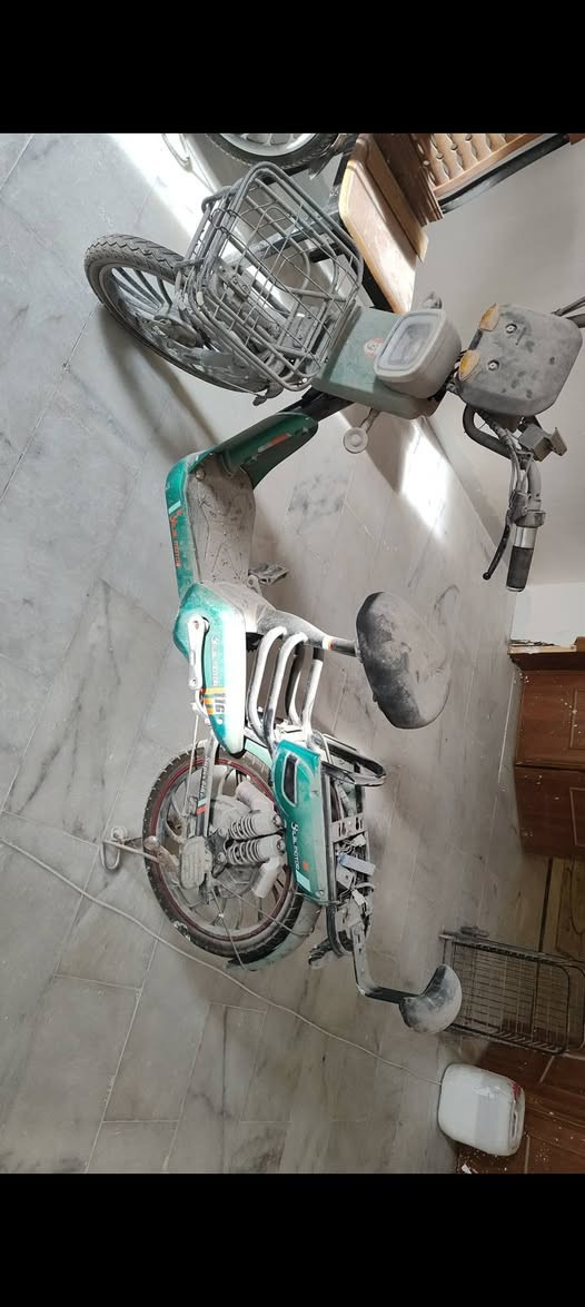 بايسكلات شحن فقط هيكل وتايرات بدون بطاريات ابيع فحم ثنينهن ب 125


**إذا كنت صاحب هذا الإعلان وتريد حذفه لأي سبب، رجاءا أرسل رسالة إلى الدعم الفني**