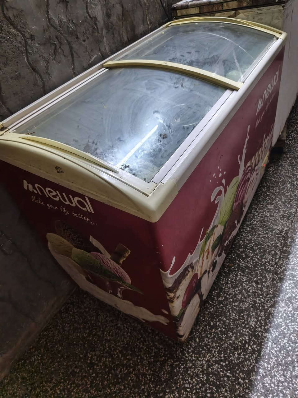 براد للبيع مكاني طريق العلوية شريفة نضيف مداخل تصليح  275الشراي يتصل***********
