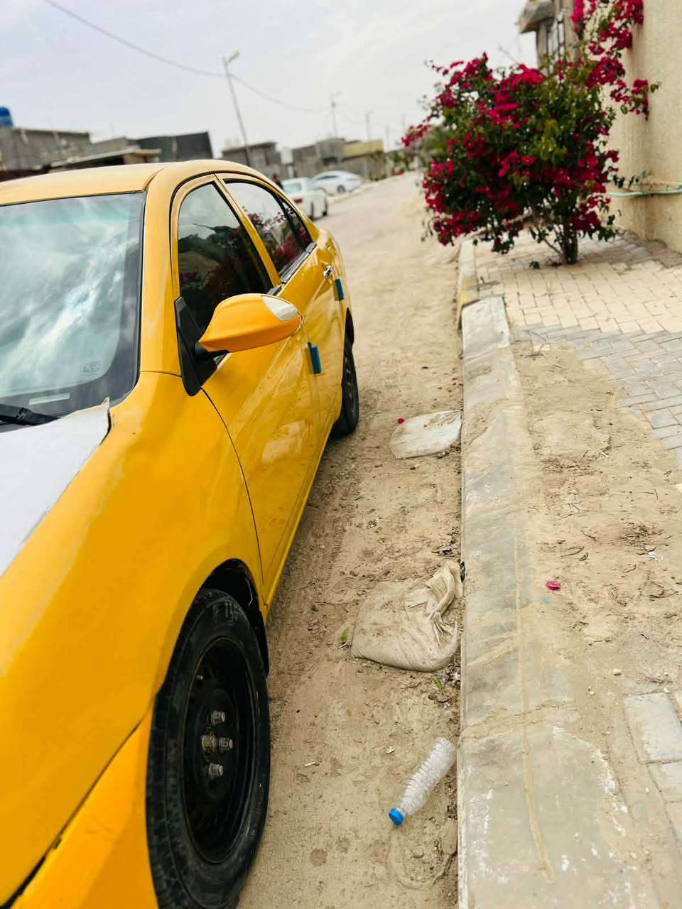 للبيع اليفان 620
محرك مضبوط كلشي مابيه كير ال2ايفلت
والستيرن ثكيل ما ادري مشط أو بور مااعرف السياره تداور 
عليه غرامه عليه 200ينزل من سعره
سنويته صار شهرين من ساقطه
(السعر24 وبيها مجال بسيط الشراي)
العنوان كربلاء طويريج   الرقم الاستفسار ***********
