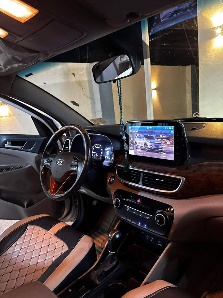 السلام عليكم للبيع توسان 20 خليجي
شركة الكاصد أصل
ماشية 100 الف
فول عد البنوراما
خمس عدسات
لايت زنون
إناره ترحيب داخلية
تحكم استيرن 
حساسات خلفي امامي
بصمة ابواب 
اشاره بالمري مع مري شفط
تبريد قطعتين
يدات نيكل أصل
لايت دوار حساس عن الاستداره
سايد بريك بالرجل
شاحنه واير ليس
خمسه ويل كب
تخم تاير جديد
باقي المواصفات معرفة 
مكفوله من الصبغ بس بادر كدر شبر
مكانها بابل 

للاستفسار ***********
