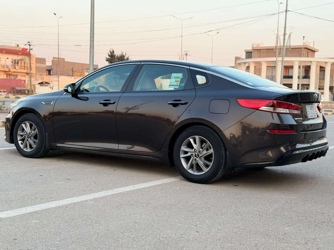 السلام عليكم كيا اوبتما خليجي موديل 2019 خليجي محرك 2000 دوش كفاله عامه لا ضربه ولا صبغ ولا بارد لونهة كرزي كرزي
مكينه 2000 دوش ممفتوح بيهة برغي ع الشركة 
سيارة جديدة جدا تخم تاير حداديه شرط الفحص ماشيه 123 الف كم 
السيارة ع وضع الشركة مناقصهة اي شي 
حساس امامي خلفي شفتات ستيرن 
لد امامي باقي المواصفات المعروفه 
السعر 180 مكاني واسط قضاء الحي تحويل مباشر 
***********
***********
