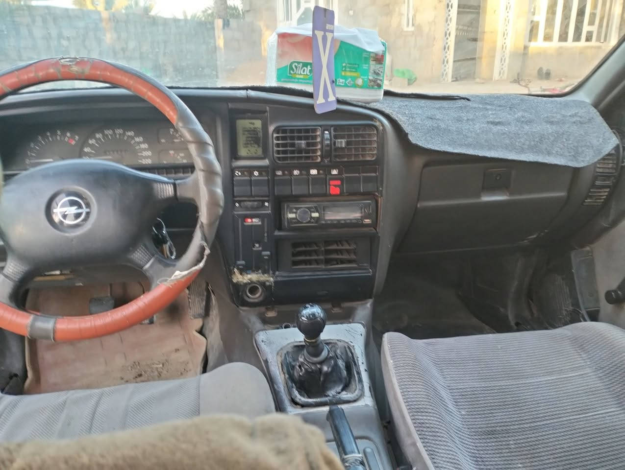 اوبل للبيع رقم انبار كير تمام خير من الله المحرك بي تبخير بسيط موديل. 1988 سعر 18$ وبيها مجال بسيط مكان الانبار عامرية الصمود ***********
