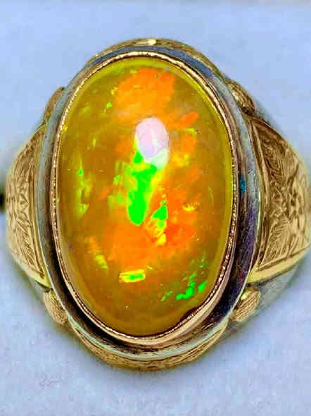 نوادر الؤبال السترالي طبيعي صياغة 
الفنان حسنين التميمي ذهب خليجي 21 

***********
