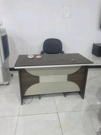 ميز مكتبي • جديد • واسط