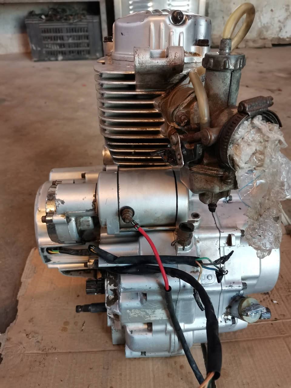 محرك فرس ليفان 200
تجفيت جديد 

شرط الشغل  ايشي بيه يرجع السعر 75 قفل

الهوير شلهه الحجاج 

***********
