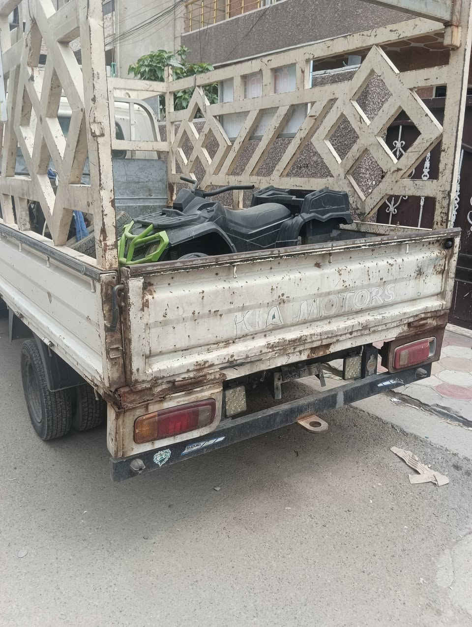 ام عيون 2001سنوية 2028بسمي بغداد
***********
