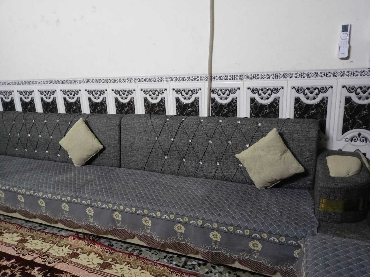 السلام عليكم قنفات جديد وسعر ٣٥٠ والرقم ***********
