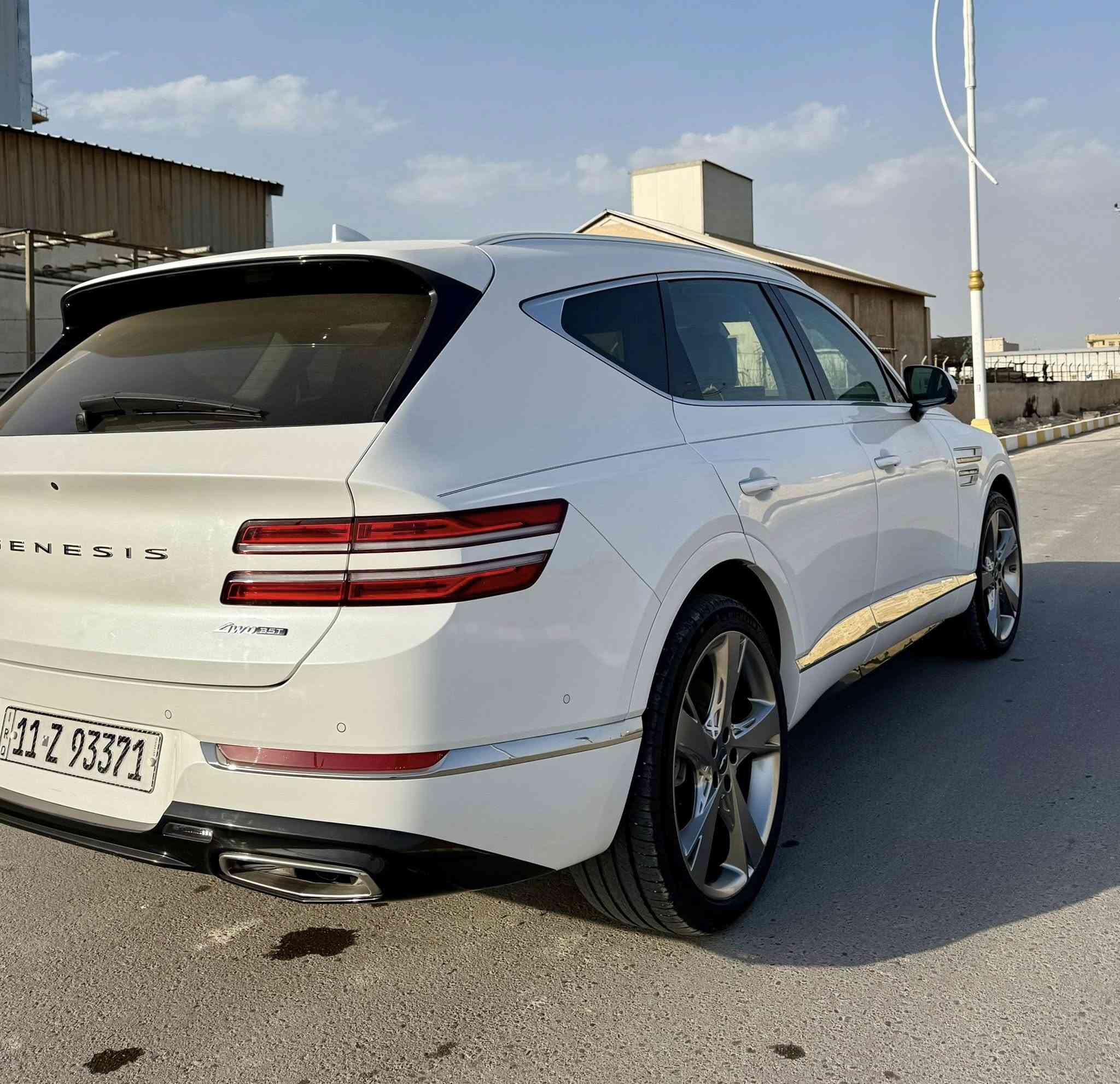 جينيسس GV80 2024 -رقم بغداد
⁉️لسعر400 ورقه :اربع شدات وبيه مجال

ماشيه 7 الف ميل 

المواصفات :

• محرك 3.5 لتر Twin Turbo V6 
 مقاعد مساج تبريد + تدفئة + استيرن تدفئة 

 تسجيل وخزن صوت

  بردات كهربائية 

 مودات قياده خمسة

  كامرات محيطية كل الجهات
 صندوق كهرباء شفط

 شاشه 14.9 انج

 18 سماعة

  تحديد مسار وقيادة ذاتيه ذكية

  التنبيه عند النوم اثناء القياده

 تشغيل عن بُعد

 .تحكم بالريموت تقديم وتأخير السيارة.

 سقف بانوراما.

 قيادة ذاتية بالكامل.

 نظام الخروج عن المسار.

  نظام الإطفاء الذاتي.

  خمس وضعيات قيادة

 نظام الركن الذاتي (Auto Park).

أنظمة الأمان:

 • حساسات أمامية وخلفية.

 • نظام التنبيه عند النعاس.
 • التوقف التلقائي في حالة الاصطدام.
 • كاميرات 360° (أمامية، خلفية، وجوانب)
 • رادار أمامي، خلفي، وجانبي.
 • كاميرا مدمجة مع الإشارة.
المقصورة الداخلية:
 • مقاعد جلد كهربائية مع ذاكرة (للسائق والراكب الأمامي).
 • تحكم كامل من المقاعد الخلفية.
 • نظام صوتي فاخر مع إضاءة داخلية LED قابلة للتغيير.
المزايا الإضافية:
 • • مرايا قابلة للطي كهربائياً مع إشارات ترحيب.
 • شحن لاسلكي.

 • ماوس للتحكم بالشاشة.

 • نظام Auto Hold.

 • شفتات تبديل السرعة خلف المقود.

 • فرامل إلكترونية (هاند بريك بصمة.

 • نظام الدخول الذكي بدون لمس.

 • إضاءة LED كاملة داخلية وخارجية.

المزايا الخارجية:

 • شعار Genesis مضاء عند الاقتراب.
 • نظام تحديد المسار.
ضرر السيارة: تقرير غرق شغاله 
العنوان: ناصريه :لشموخ
موبايل:***********
