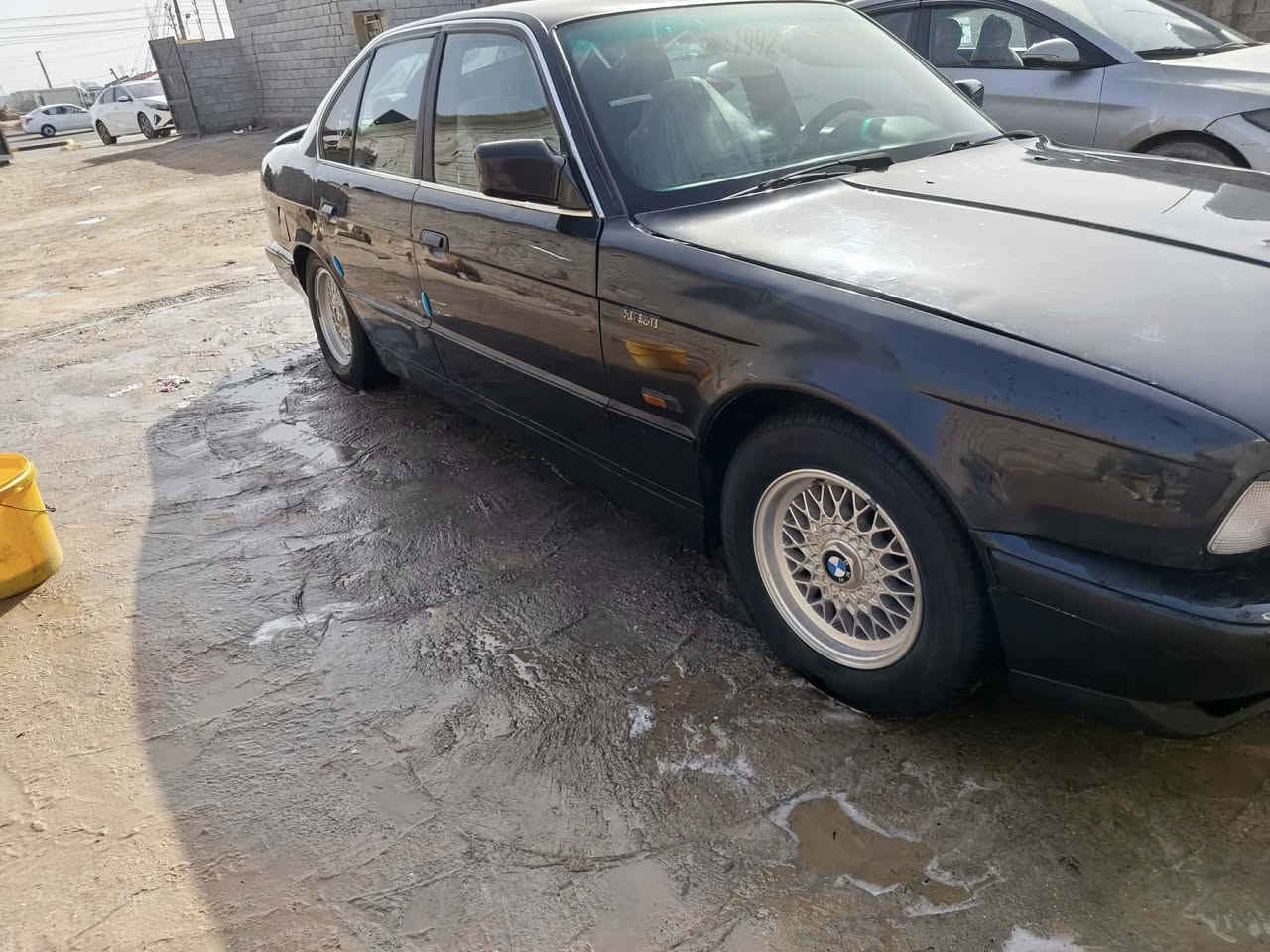 سلام عليكم 
للبيع بي ام 525 مسكر 
موديل 1991
رقم اربيل الدولي 
السنوية نافذة صارلها 6 اشهر
تريد تحويل تريد وكالة
مكينة وكير كفالة
تبريد ثلج
صبغ عام للجمالية
حدادية خير من الله
السعر 50ورقة وبيهة مجال 
مكان السيارة البصرة قضاء الزبير
الاتصال
***********
