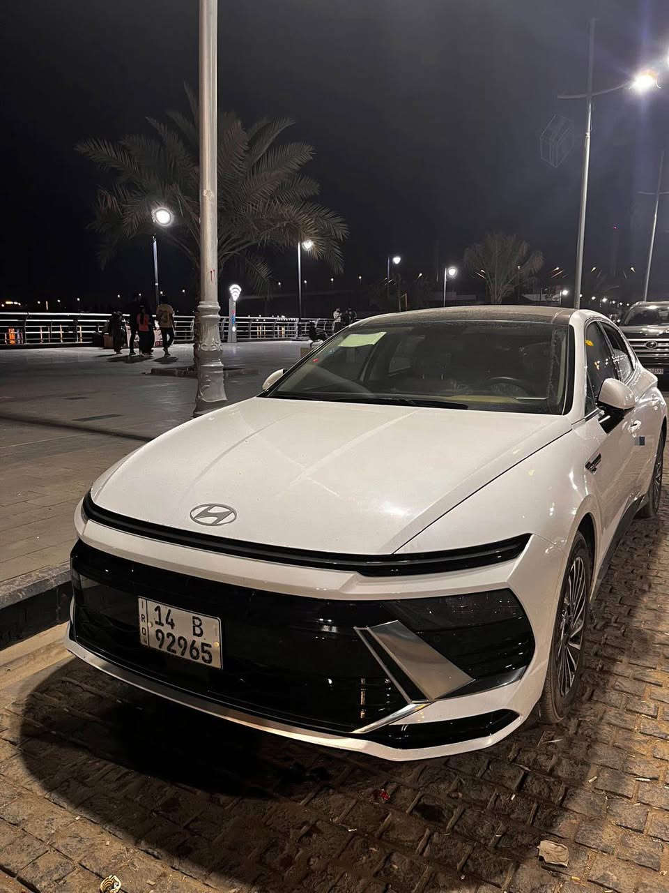 سوناتا موديل 24 فول. سياره بسمي ماشية 40 الف 
***********
سعر 210 وبيها مجال البصرة, العراق
