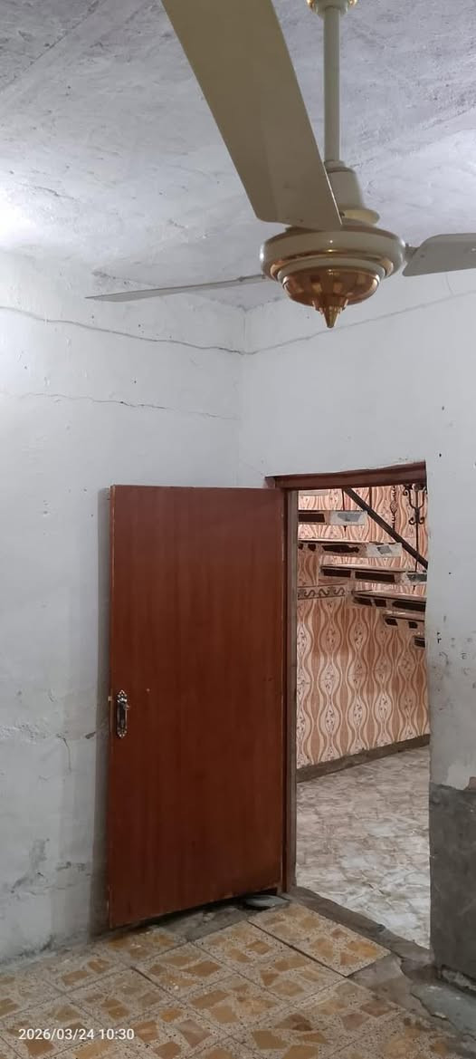 دار للبيع مطلوب للمصرف العقاري المساحه 110 متر  في حي ميسان حرف تي شارع 12 قطاع 22 موقع مميز الدار بناء شيلمان يحتوي على غرفه وصاله ومطبخ صغير واستقبال وصحيات خارجيه وداخليه الدار حاليا مؤجر موقع مميزالسعر 113 مليون  للاستفسار الاتصال على الرقم التالي الكوفي للوساطة العقاريه ***********
