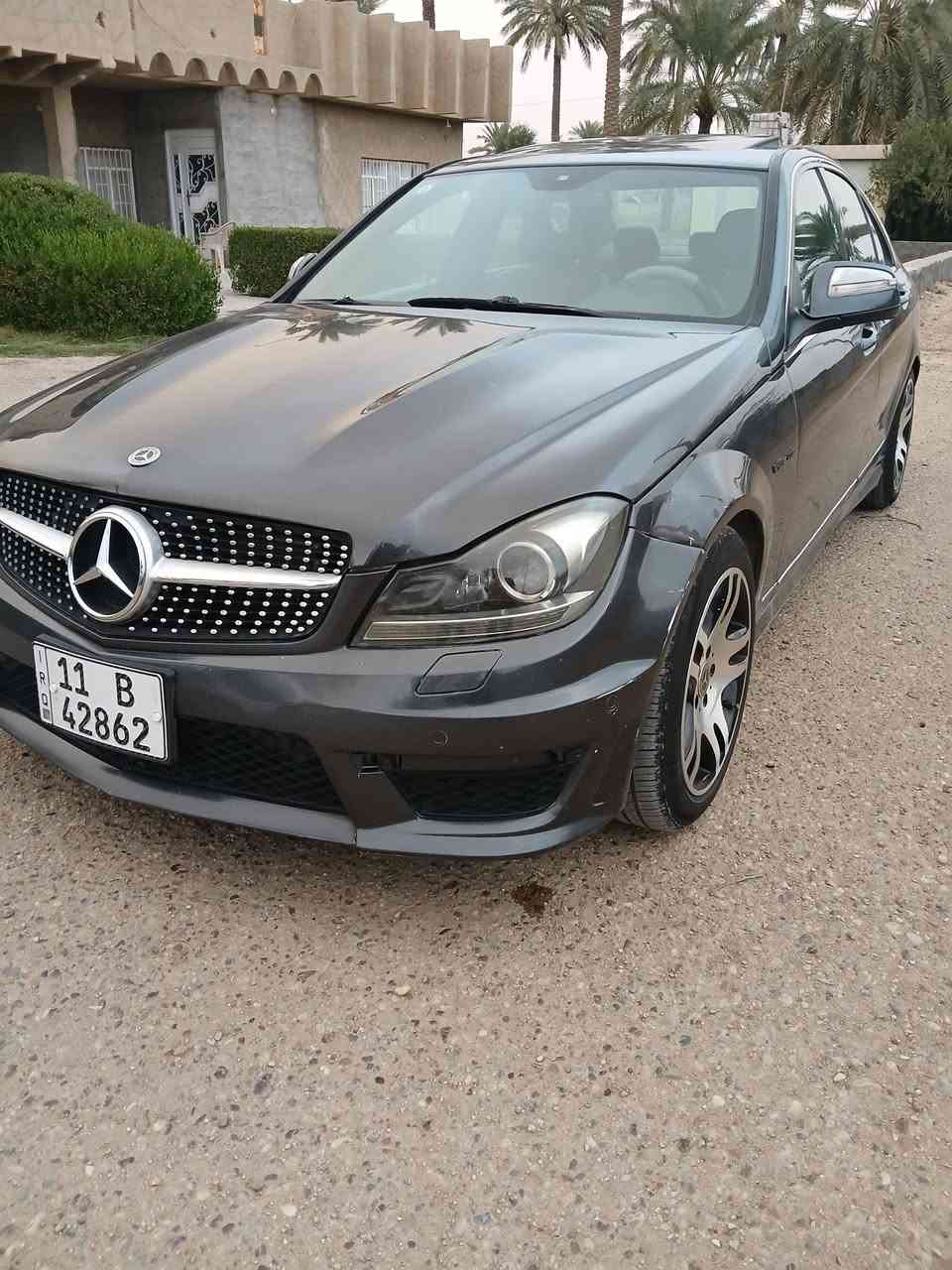 السلام عليكم ...مكلف بالنشر ..للبيع او مراوس مرسيدس ٢٠٠٨ محدثه ١٤ رقم بغداد الدولي تحويل مباشر السياره فول مواصفات محرك ٦ سلندر ٣٥٠٠ كير مكينه تبريد كفاله السعر ١٢٥$ مكاني الرمادي سجاريه ***********
