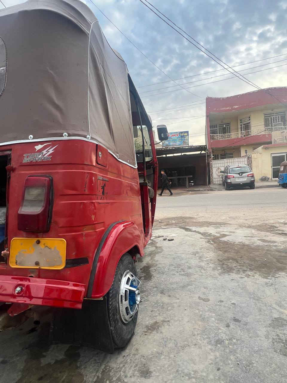 سلام عليكم شباب تكتك اوراق كامله  موديل 2018 شهر 12 تكتك خير من الله شغل وين ما يعجبك اطلع مكينه بيهه خير من الله أكسل يخبل تخم تأير جديد تكتك مال جناي وسعر مناسب حيل 3300 مستعجل علا بيعتهه تره ماكو هيج سعر الي ياخذهه بل عافيه علي مكانهه محموديه *********** رجان المو شراي لا يخابر
