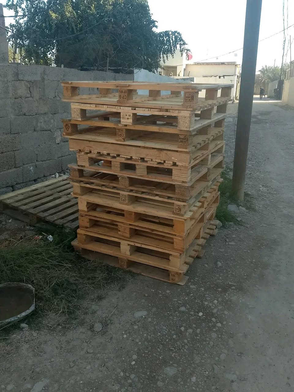 اسكيبات خشب للبيع اخر وجبه عدد 32 قطعه نجف الاشرف حي المكرمة السعر على الخاص او الرقم ***********
