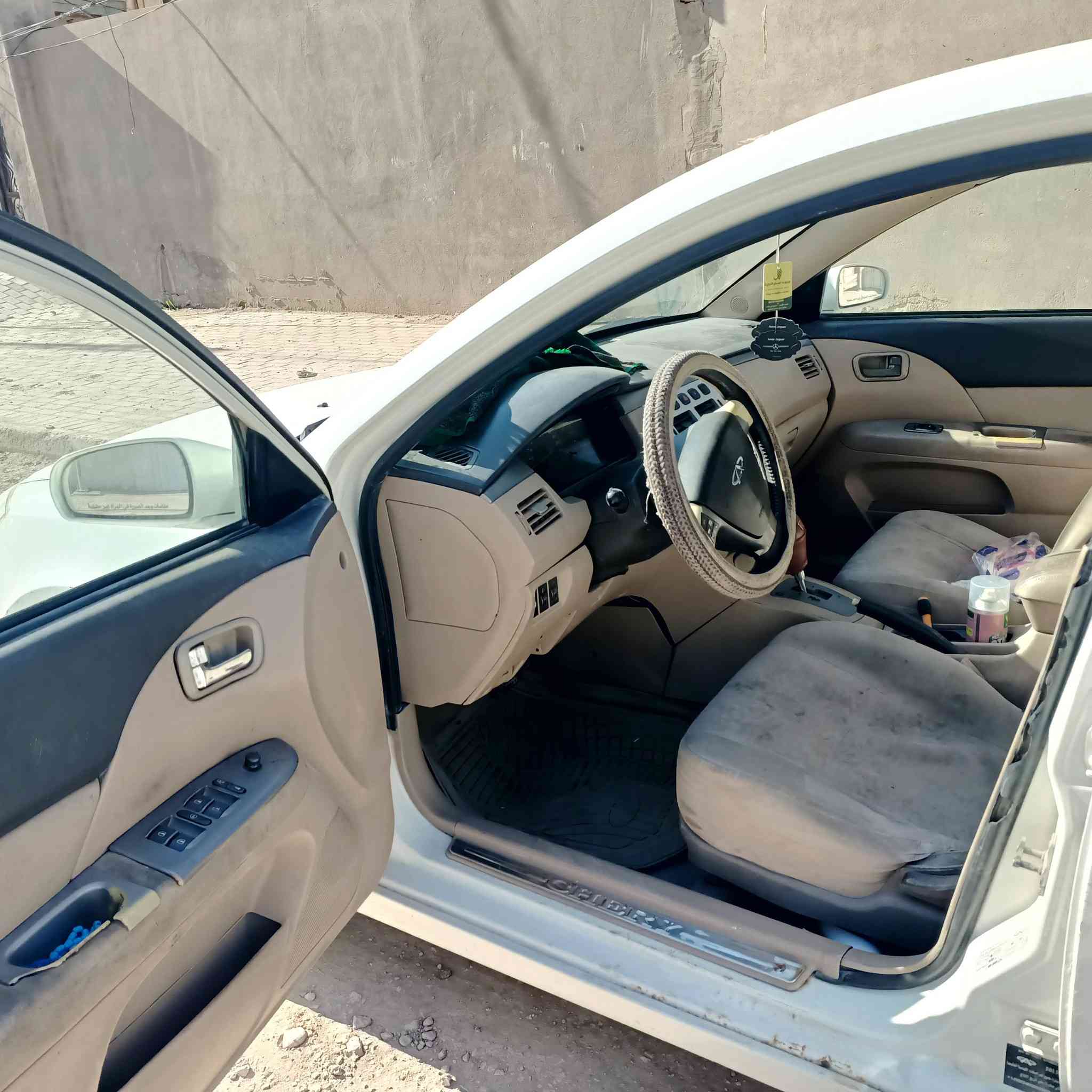 يا الله سلام عليكم 
شيري A520 2013
كير مكينه بلاديات كير اوتو تبريد امامي خلفي 
جامر ومري كهرباء تحكم ستيرن
حساس وكامره 
السياره بدون حادث بيها خياسات مصلحات وبيها خياسات تحتاج تصليح 
سنويه باسمي لل27
زوج تايرات جدد
نقصها حداديه 
تجي تفحص وتقتنع وبيك خير وتدلل
42 وبيها مجال
***********
