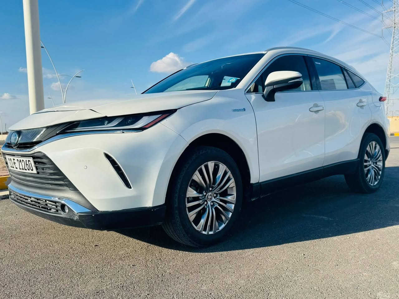 السلام عليكم فينزا للبيع موديل 21 مواصفات XLE رقم بغداد السعر 210 مكاني سامراء هاتف ***********
