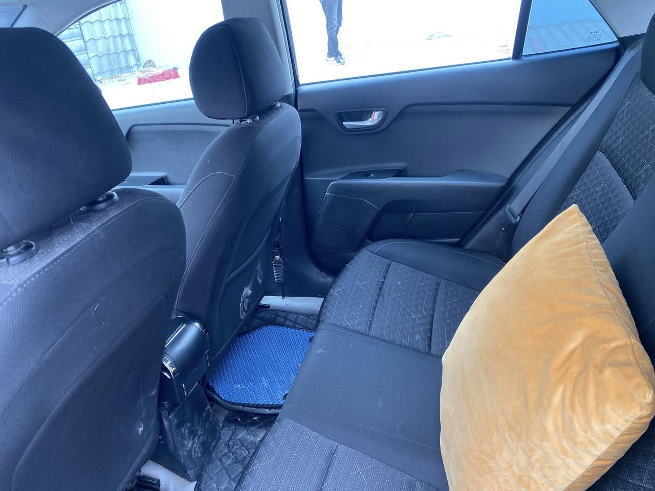 السلام عليكم
كيا ريو موديل 2023 
وارد امريكي حادثها بابتين بدون دواخل 
مكينه ١٦٠٠ دوش ماشيه ٢٠ الف 
مكانها بغداد السيديه 
سعر 125$
رقم الاتصال 
***********
