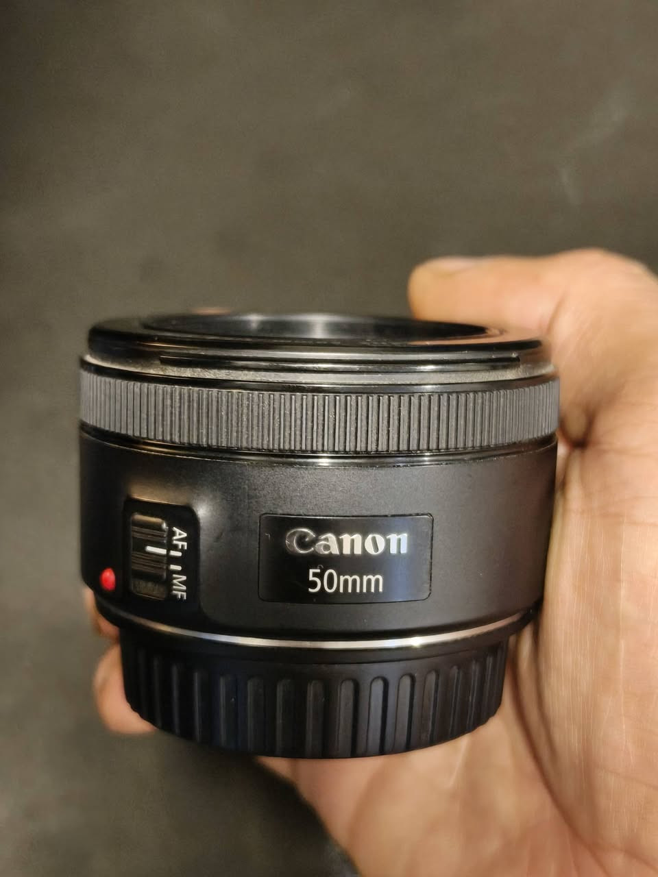 عدسة كانون Canon EF 50mm f/1.8 STM  
نظيفة و معروفه فول عزل  و تشتغل ع الفول فريم 
السعر 125 وبيها مجال قليل  المكان بغداد  توصيل موجود
*********** واتساب

