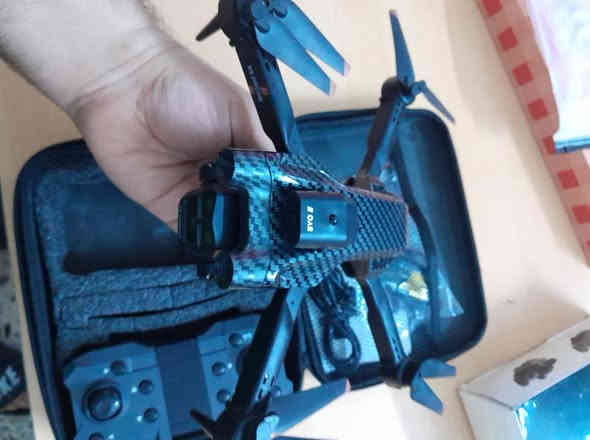 السلام عليكم اخوتي درون عدد ٤ للبيع شلع او بدون مومشكله
جديد وشغالات ونوعيات كلش زينه ومواصفات للاستفسار 
*********** مكاني بغداد
