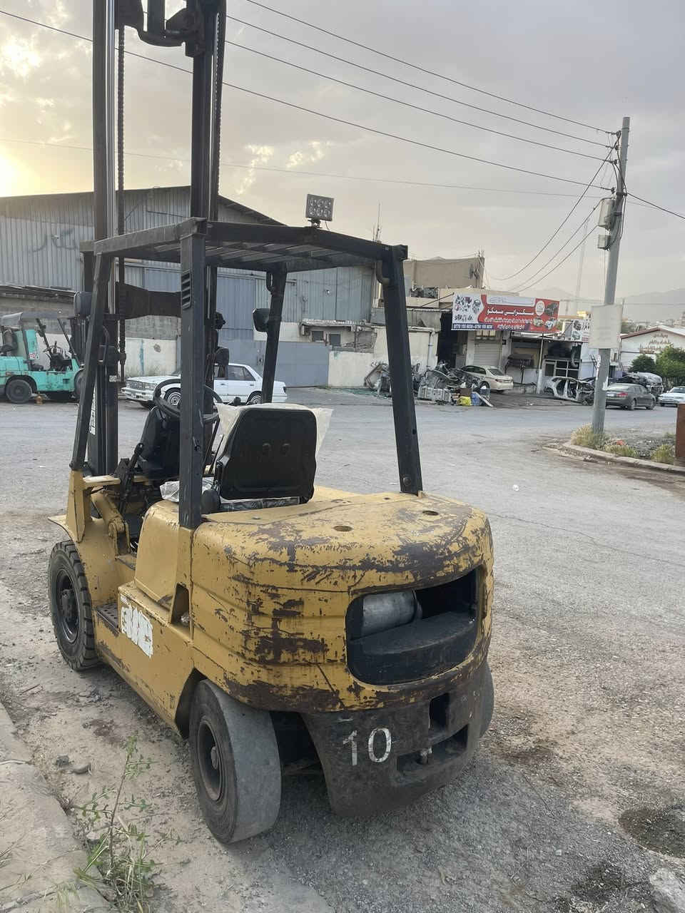 سلام عليكم 
رافعه كتر بلر للبيعرافعه جاهز برغى مابي نقص ٣صلايت جب حاويه ٣حركات 
***********
