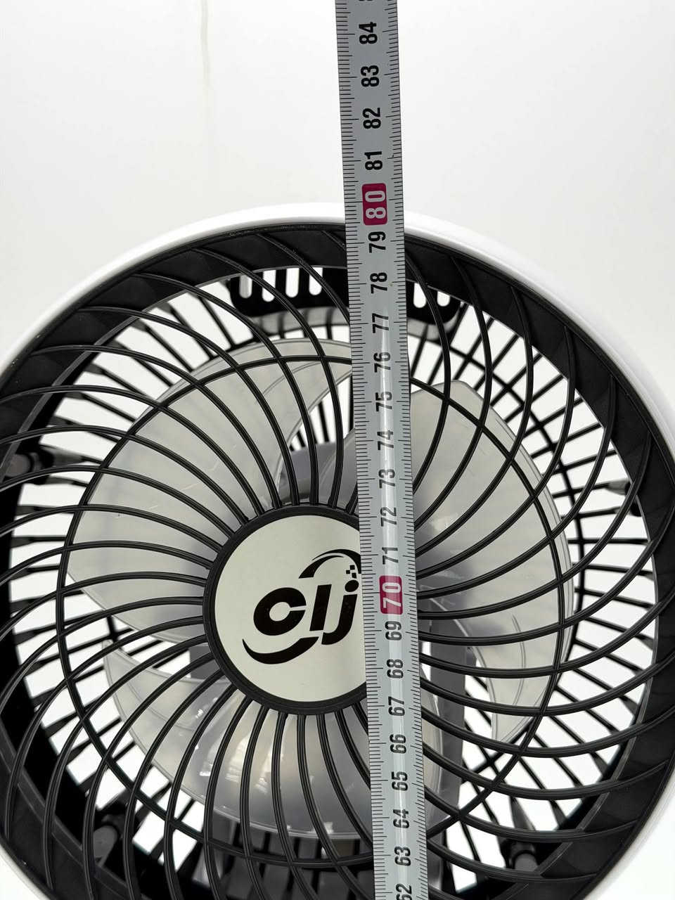 بنكة ميز حركية 6 شفرات 60W💨

هذه المروحة العمودية (الستاند) الچبيرة ، هي الحل الأمثل لتبريد الصالات ، المطابخ، والمكاتب لأن تشتغل بقوة 60 وات حقيقية وتنطي دفع هوا كلش قوي. 
المروحة تجي بـ 6 شفرات مصنوعة من الستانلس

ستيل المقاوم للصدأ ومصممة هندسياً حتى توزع الهوا لأبعد مكان وبأقل صوت ممكن بدون إزعاج. 
بيها 3 سرعات مختلفة تگدرون تتحكمون بيها حسب الحاجة، والقاعدة مالتها دائرية وثقيلة حتى تضمن ثبات كامل للمروحة ومتهتز أو توگع أثناء التشغيل السريع. 

الارتفاع مالتها 80 سم وتجي بتصميم مودرن وفخم يدمج بين اللون الأسود والسيلفر، مما يخليها قطعة ديكور راقية وعملية بالبيت تلطف الجو بأيام الصيف الحارة.

• 📌 للحجز والطلب 👇
💬 راسلونا على الواتساب: ***********
📩 أو راسلونا على الخاص.
🚚 التوصيل لكافة المحافظات.
