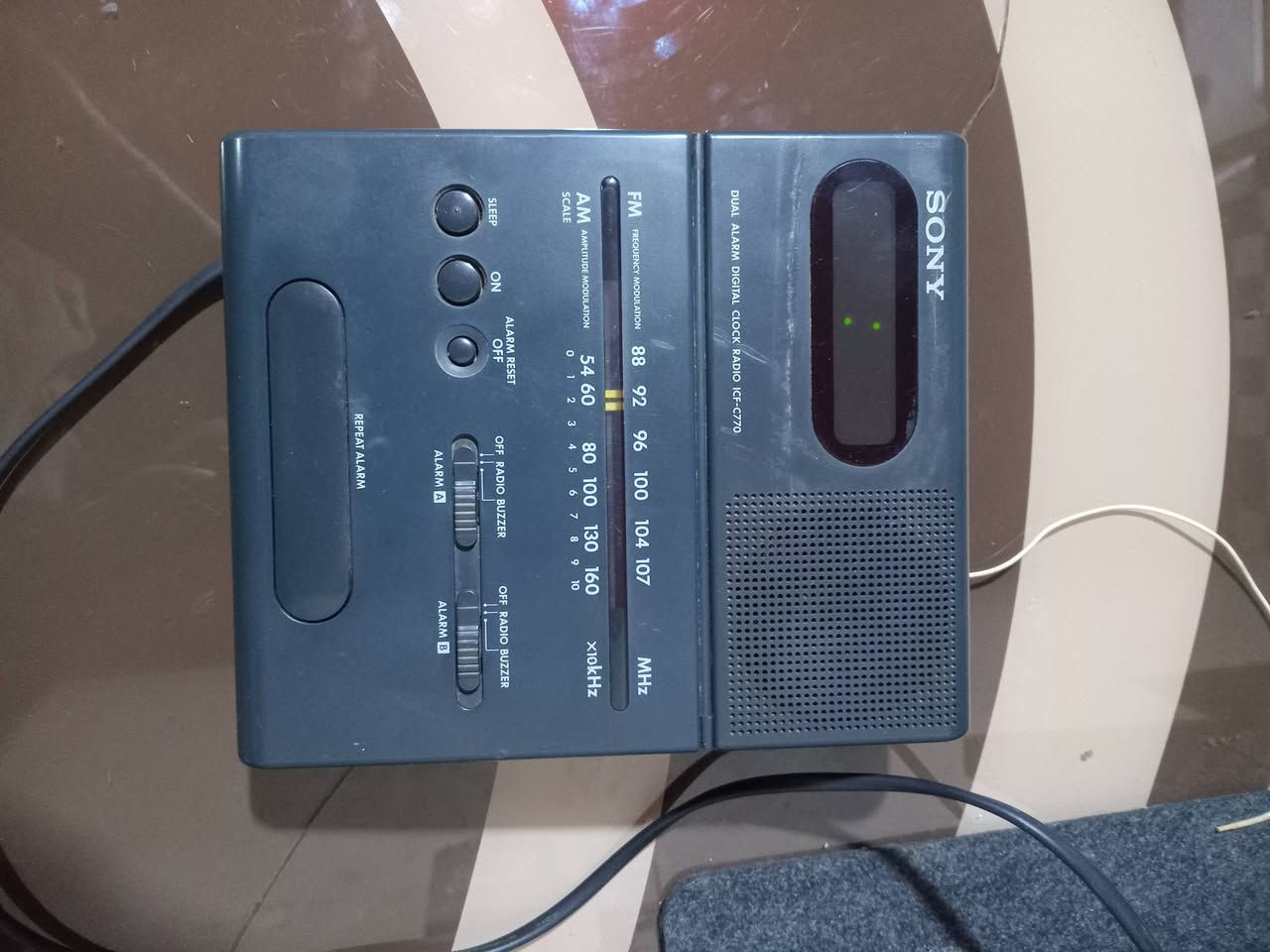 السلام عليكم 
راديو نوع سوني Am Fm
الجهاز نظيف جدا وشرط الشغل
السعر ٢٥ 
للتواصل ماسنجر
رقم الهاتف ***********
