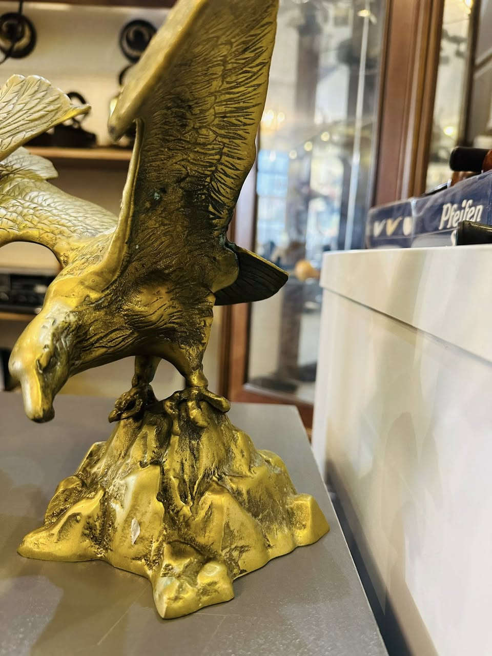 2 نسر نحاس ارتفاع 30 سم عرض الجناح 40 سم وزن الواحد كيلو غرام ونصف 
*********** واتساب المحل في السليمانية يوجد توصيل
