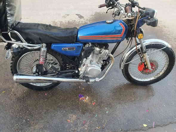 دراجة سونيك 4 كير محرك نضيف ما مفتوح صوته ناعم
أوراق الدراجة والمكاتبة موجودة بس بيها نقوصات دشبول ودبلات وماشة ووحدة من الاشاير واكعة مكاني دورة ميكانيك ***********
السعر 350 وبيه مجال تعال وتدلل
ملاحظة صندوك الدليفري وستاند التليفون مو وياها
