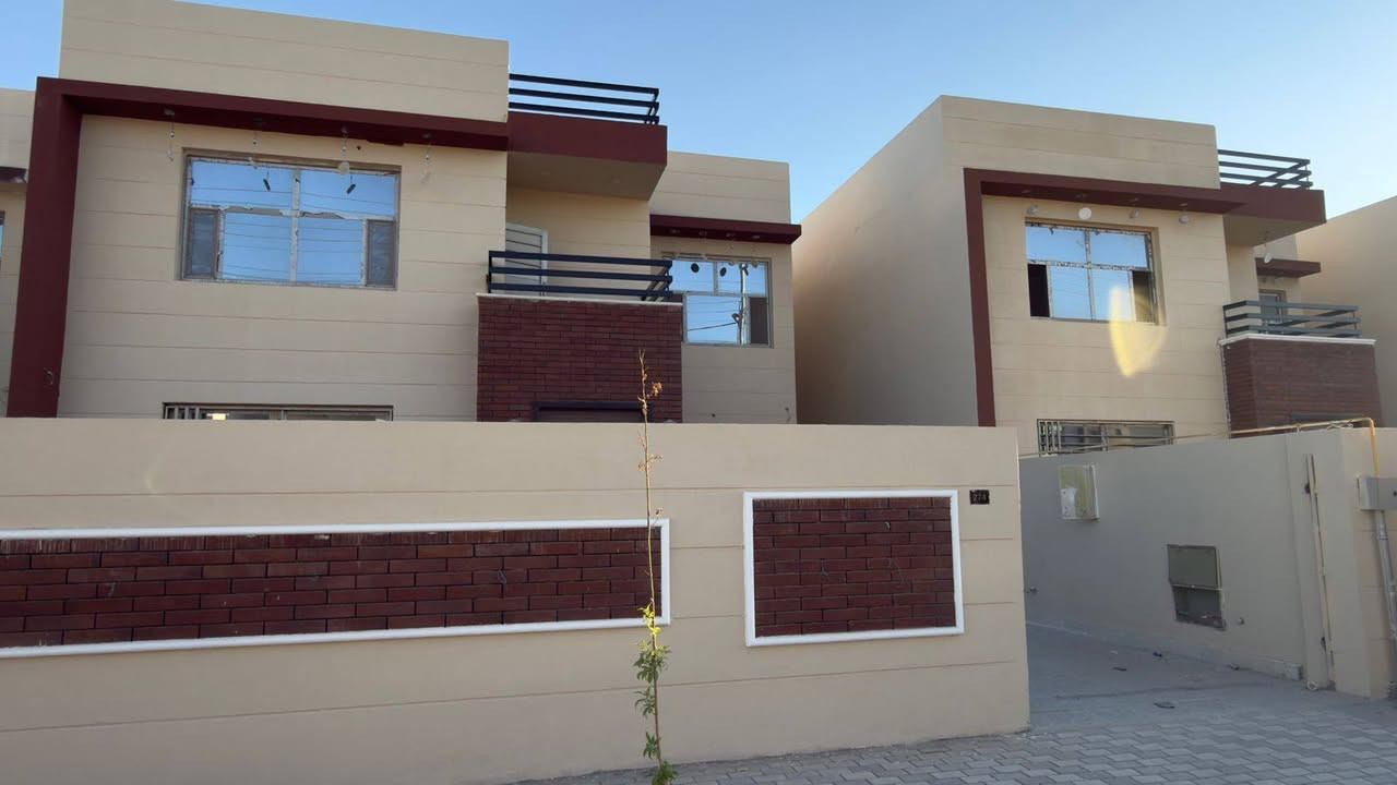 دار للبيع مجمع الزيتون السكني ٢٥٢م٢
شركة تيك استا .
٤ غرف نوم
صالة كبيرة ٧×٥ م
مطبخ 
مجموعة حمامات
حديقة واسعة 
كراج يتسع لسيارتي
***********
