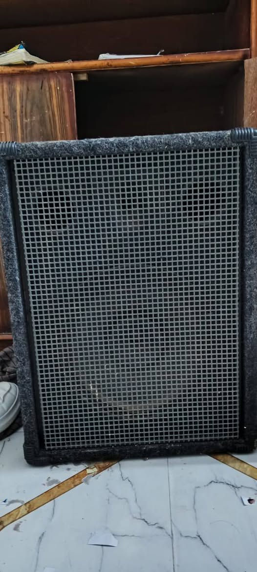 السلام عليكم جهاز جاسكو باب اول 6500 يشيل ١٢ سماعه 
 سماعات ثنائي عدد ٤
سماعات أحادي عدد ٤ 
صوت ونقاوه جدد لك مستخدمات قليل للتواصل على الرقم *********** واتساب
