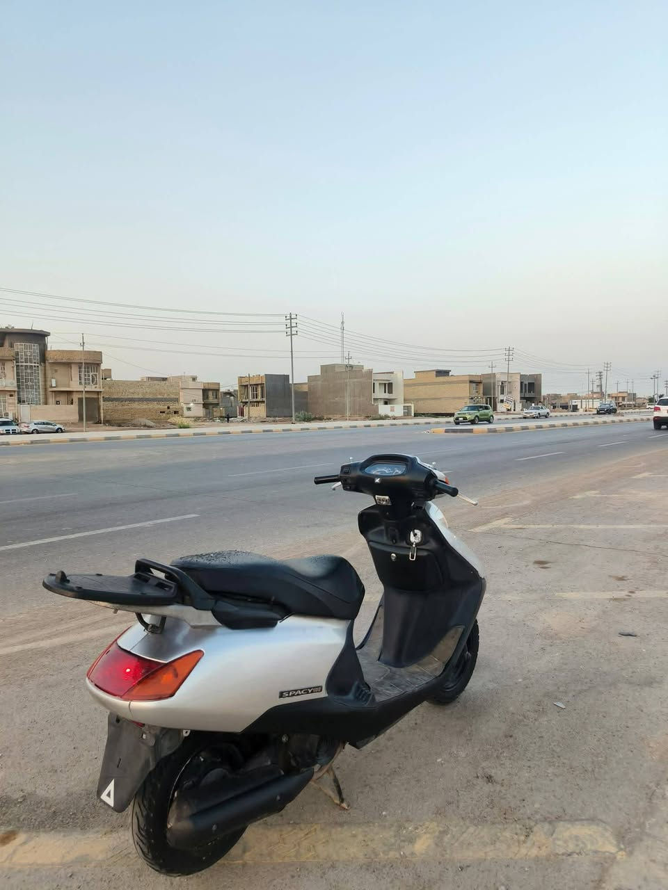 السلام عليكم دراجه سبيسي يابامي دراجه مامفتوحه بس بيها خيط بخار دراجه نضيفه دراجه خير من الله سلف هندر كله شغاله بس يرادلها باتري كفر ابو الختم صالنصه اصليه عداد اصلي دراجه كلها بلاديه يرادلها ترتيبات بسيطه 
للاستفسار :*********** مكاني كوت خاجيه افران العراق دراجه طافيه ابيع على طفيتها
