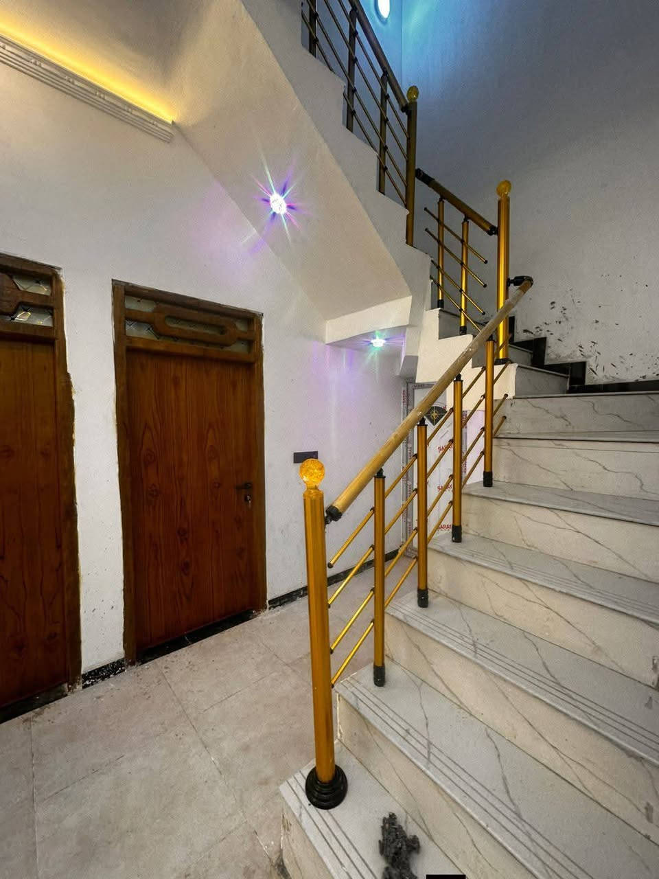 سلام عليكم دار سكن البيع
ابو الخصيب العوجه
***********

شارع المقيمين يبعد عن 

السايدين العوجه تغريبن 300متر

مكون من غرفتين وصالة ومطبخ وديوان

وحمامات داخلي وخارجي 

بناء حديث محد ساكن بيه

وفارق وجاهز السكن 
ومجاري الشط كبل 

ماطور وتانكيات وكيزر كامل 

من كلشي وكل الخدمات متوفره 

طابو زراعي عراقي 

المساحه 125متر

السعر 65وبي مجال

استفسار اتصل 

***********
