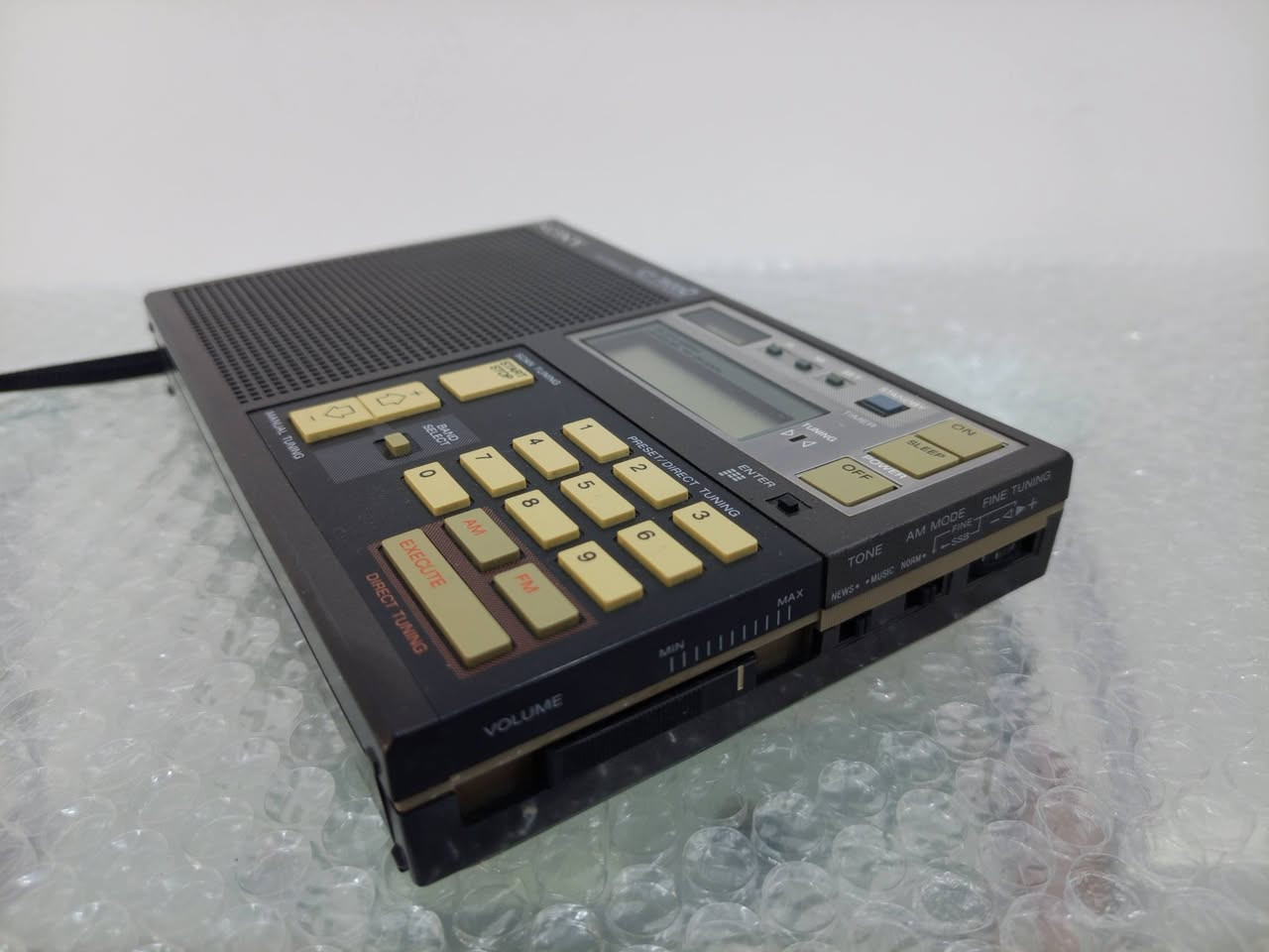 سوني 7600D
انتاج اليابان 1983
باحث 
ساعه رقميه 
4 موجات 
سحب ونقاوه صوت ممتاز 
يعمل محوله بطاريات 
للاستفسار مراسلة الصفحه 
او الاتصال ‏‪***********‬‏
