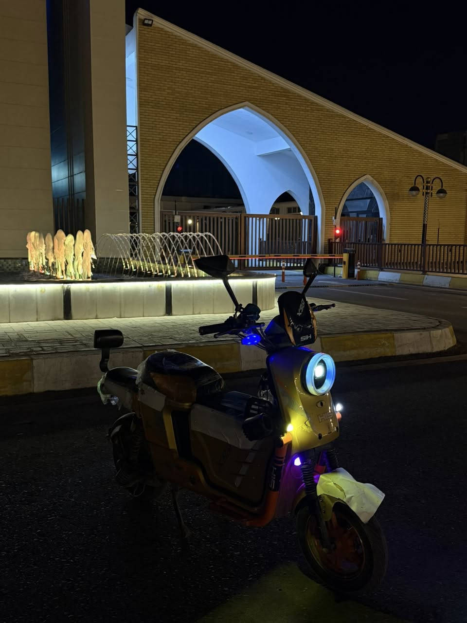 🛑سلام عليكم
🛑دراجه شحن x900 للبيع 
🛑مواصفاتها
صندوق وبصمه تشغيل وسويج وتشغيل عن بعد وسماعات وبيها هواي شغلات 
🛑5بطاريات دبل His
🛑ملف 2000 حقيقي His
🛑السعر 400 ألف وبيها مجال 
🛑العنوان بغداد الزعفرانية 
🛑رقم الهاتف الأثير ‭ ‭0787 080 5040‬
🛑الآسيا ‭0770 885 4402
