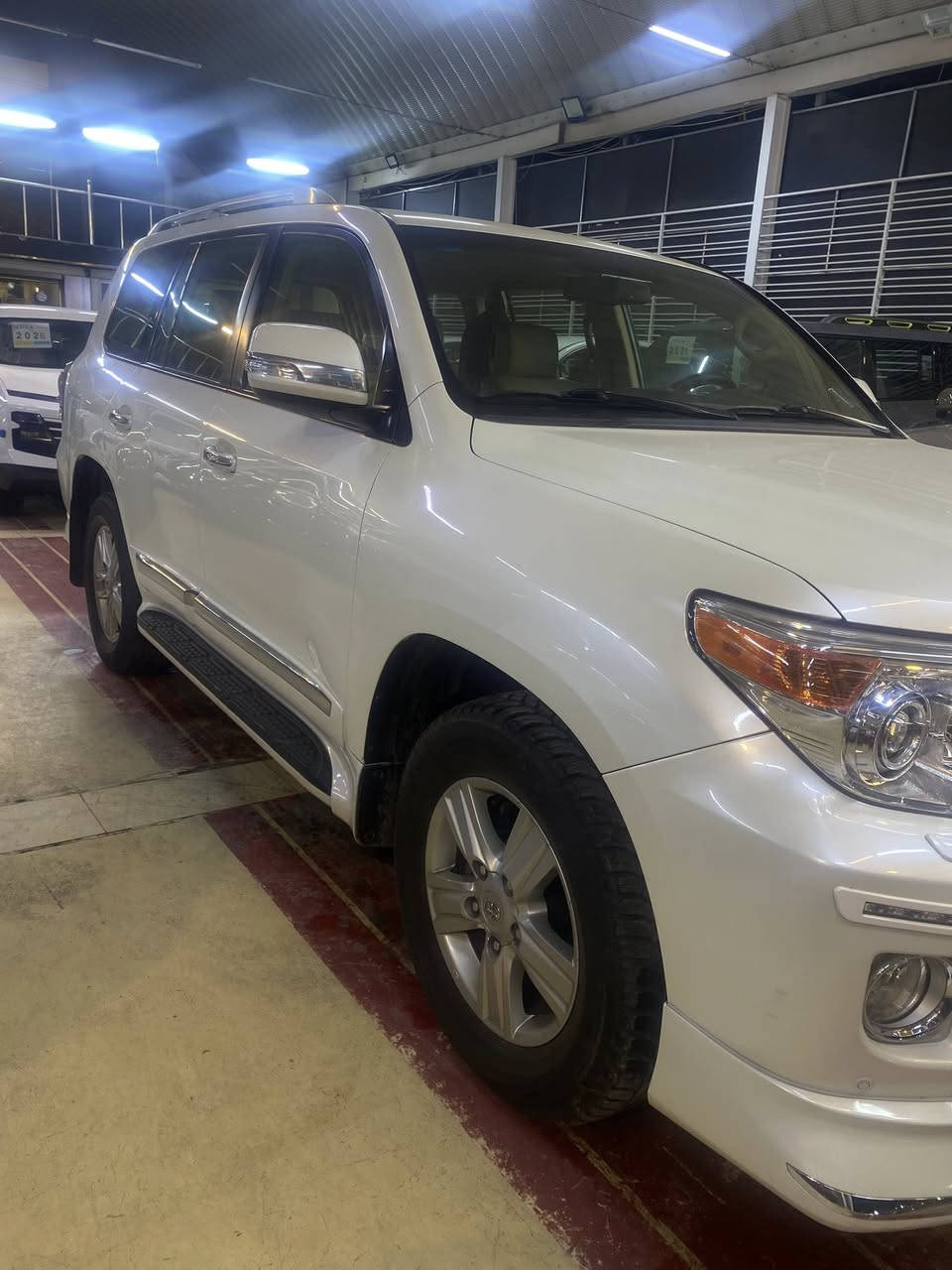 لاندكروز ٢٠١٣ 

بريم أصلي 

مواصفات ١/١ 

ماشيه ٤٨ الف حقيقي (شرط السونر) 

مكفوله من صبغ و بارد و تكحيل 

العنوان / الوزيريه / معرض شركه الزبون 

***********
