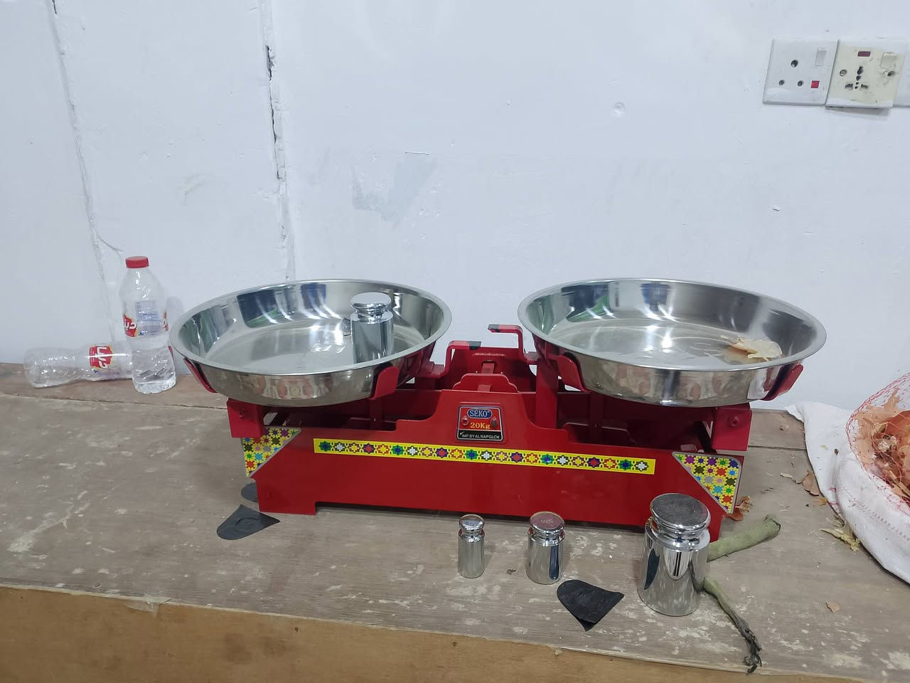 السلام عليكم
ميوزه مال مخضر وميزان طول الميز 3 امتار
مكاني الغراف
***********
