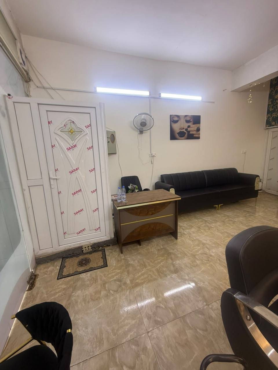 صالون للبيع بشارع السناتر
إيجاره كول شهر بشهر سعر ليجار ٦٥٠
تواصل ع الرقم ***********
