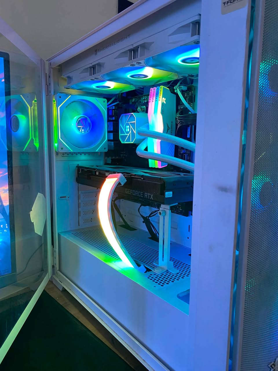 السلام عليكم حاسبة كاملة للبيع
موصفات caseزكماتك
كارت RTX 3070ti
معالج R5 5600x
رامات ddr4 (8*4)32
مذربورد msi B550
بور سبلاي 750 +80برونز
تبريد مائي ثيرميد
هارد عدد 2. كل واحد 1 تيرا
الكيس ثيم ابيض كامل  شي مرتب ومراوح عدد9
ملحقات الحاسبة 
شاشة AOC 27  2k
سماعة اورايمو محيطية 
جوستك كيم سير بنفسجي جديد ستعمال كلش قليل
ماوس كلوريس موديل O-
كيبورد تجاري 
كرسي كيمينك
يوبي اس اونلاين 1kاستعمال كم شهر بتشغيل الحاسبة العاب يطول 15 دقيقة تصفح عادي يطول نص ساعه
 (الحاسبة نضيفه وستعمال قليل بسبب عدم تفرغ)
رايدها بمليونين و100000 وبيها مجال غراضها نضيفها وحاسبه حلوه وماواجهتني اي مشكله بيها مكاني بغداد الجسر الدوار موجود عل فيس واتساب ***********
