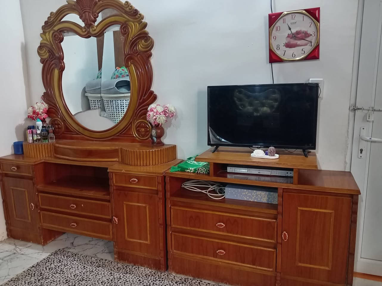 للبيع غرفه نوم صاج السعر 650 وبيها مجال
مكان تكريت حي الشهامه
رقم الهاتف/***********
