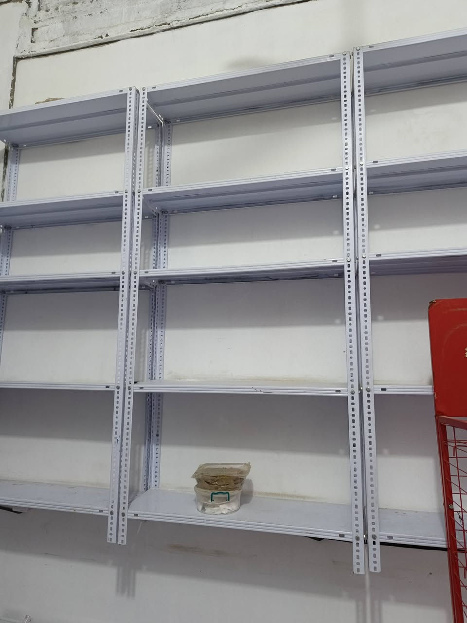 رفوف تعليك ٩متر
مع سلات جبس ٢عدد
مع سفينه ٣متر 
سعر خاص ديالى بعقوبه
***********
