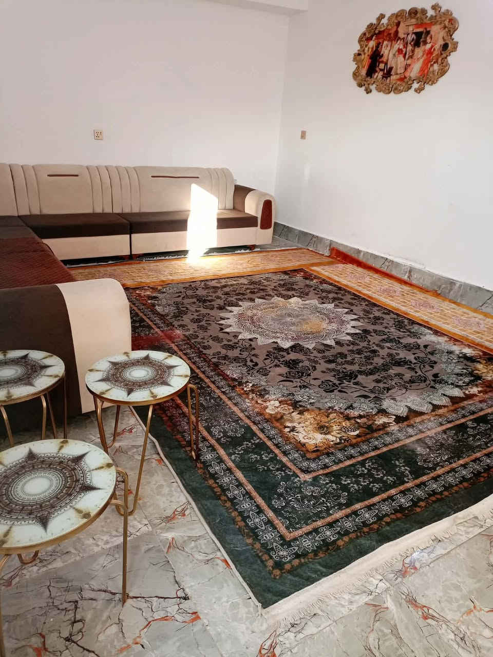 🏠دار للبيع ٢٢٠ متر طابو صرف 

دار متكون من بيتين ارضي و محل وقاط الثاني 💣
 قاط الأرضي يتكون من بيتين و محل كله مؤجر و قاط الثاني بيناء كلش جديد و فارغ 

📍موقع كلش مميز حي نداء قريب عل شارع دوميز  و قريب عل اسواق ابو ماجد و مدرسه سعد 

📌استفسار اكثر راسل الصفحه او اتصل علي ارقام 
(***********) & (***********)
