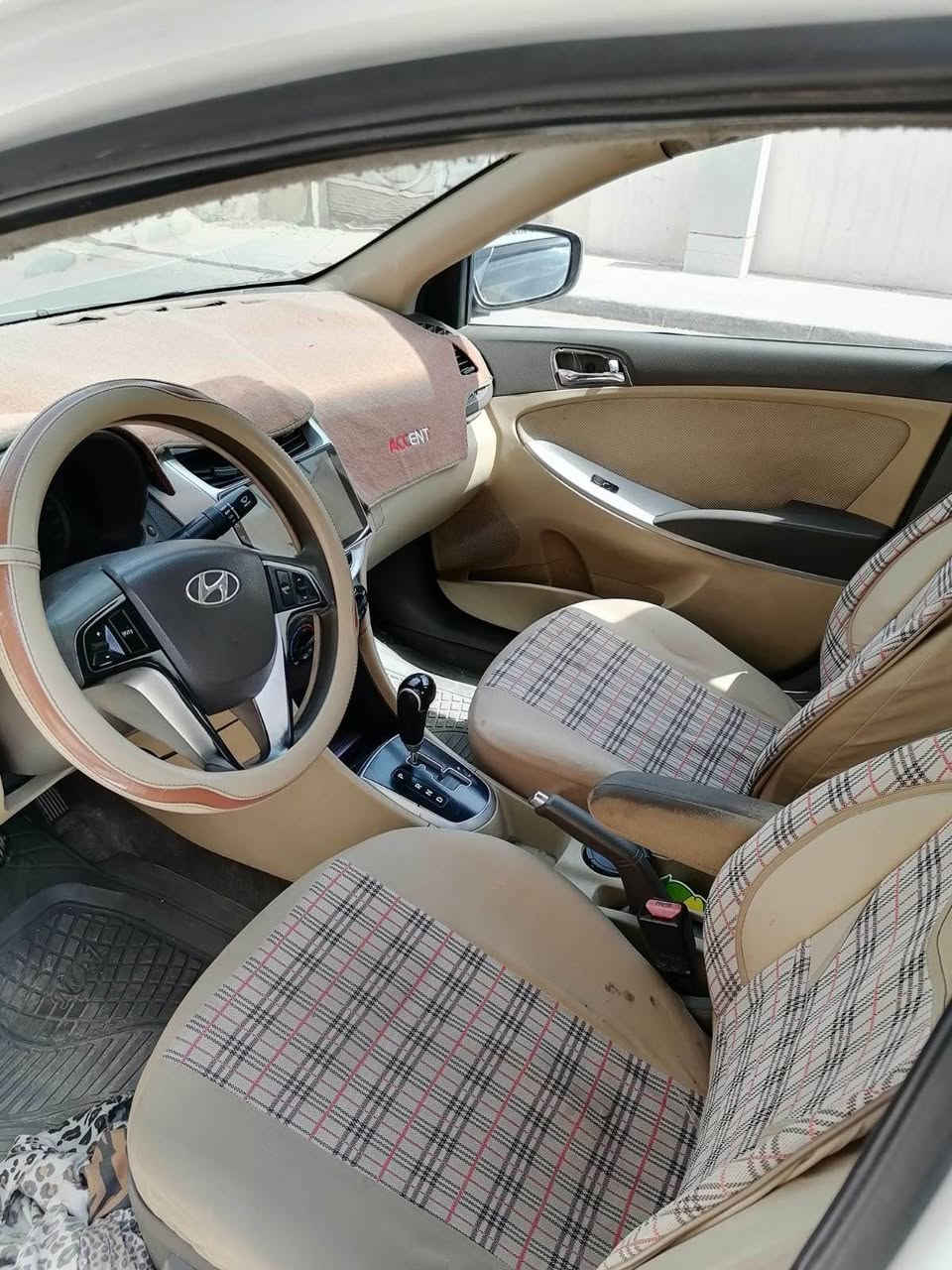 اكسنت  خليجي محرك 1600 دوش موديل 2012 بيها قطع صبغ سياره حزامً تكدر ادكول داير  جاهزه من كل النواحي تبريد مكينة كير  بسميً تحويل ثاني يوم 
*********** مكاني بغداد جديده بغداد, العراق
